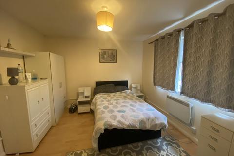 1 bedroom terraced house to rent, Sycamore Walk, Englefield Green