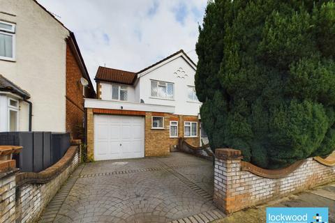 3 bedroom semi-detached house to rent, Talbot Road, Ashford