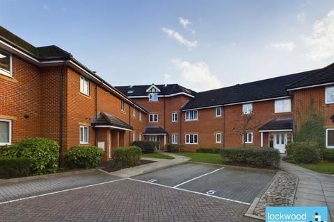 2 bedroom flat to rent, Beaufort House, Ashford