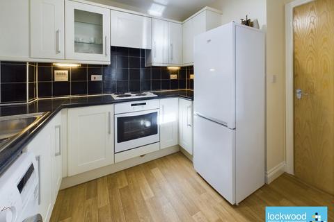 2 bedroom flat to rent, Beaufort House, Ashford