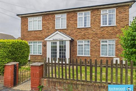 2 bedroom flat to rent, Verden Court, Ashford