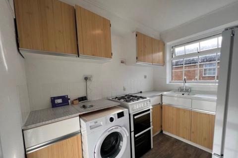 2 bedroom flat to rent, Verden Court, Ashford