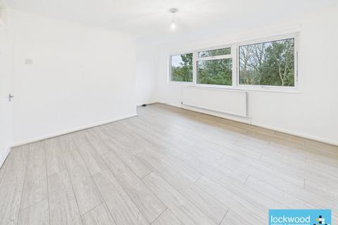 2 bedroom flat to rent, Lynwood Court, Ashford