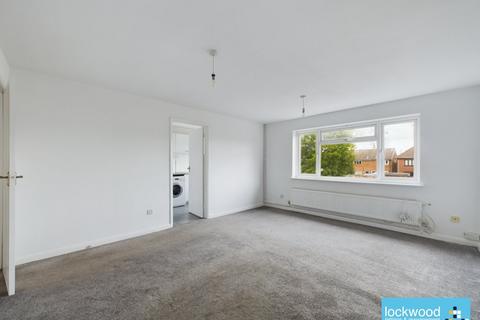 2 bedroom maisonette to rent, Ashford Crescent, Ashford