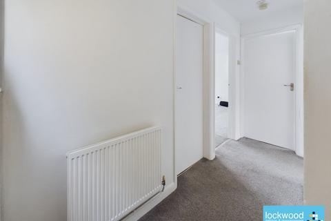 2 bedroom maisonette to rent, Ashford Crescent, Ashford