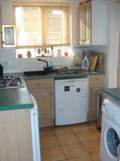 3 bedroom semi-detached house to rent, Pavillion Gardens, Staines