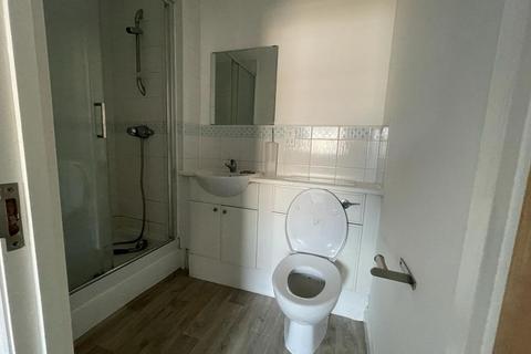 2 bedroom flat to rent, International Way, Sunbury