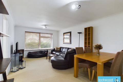 1 bedroom flat to rent, Kingston Road, Staines