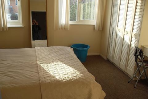 1 bedroom terraced house to rent, Pippins Court, Ashford