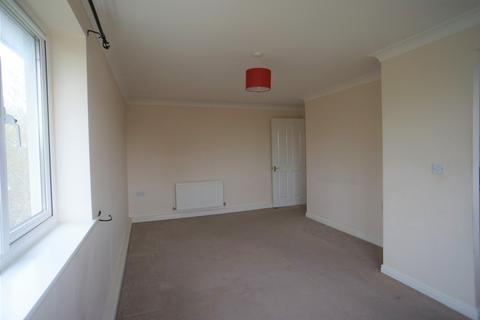 2 bedroom flat to rent, Dashwood House, Netherfield