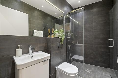 4 bedroom flat for sale, Waldemar Avenue, Fulham