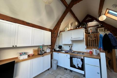 1 bedroom barn conversion to rent, Topsham - Small beautifully converted, open-plan Hayloft in Ferry Road