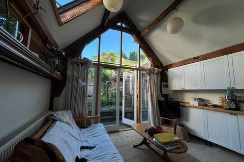 undefined, Topsham - Small beautifully converted, open-plan Hayloft in Ferry Road