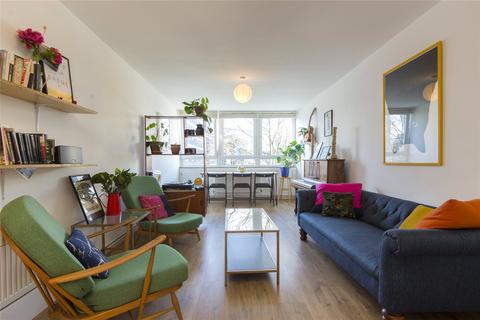 2 bedroom flat to rent, Scotney House, Mead Place, London, E9