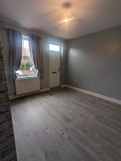 3 bedroom end of terrace house to rent, Manor Place, Hoyland, Barnsley S74 9RE