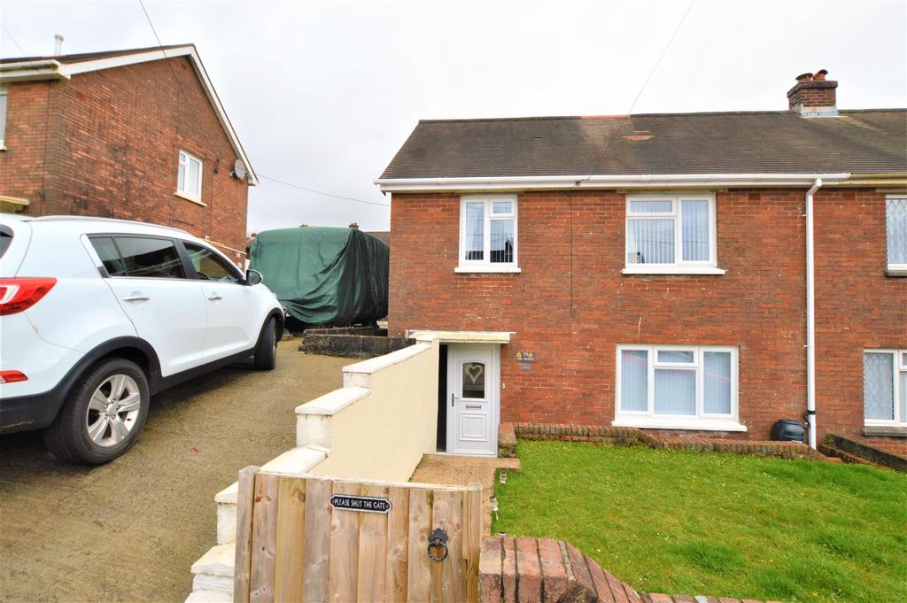 Ffordd Aneurin, Pontyberem, Llanelli 3 bed semidetached house £119,950