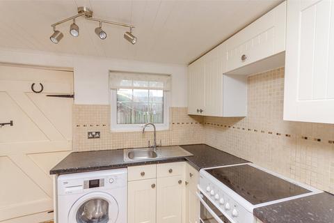 2 bedroom end of terrace house to rent, Birling Road, Snodland, Kent, ME6