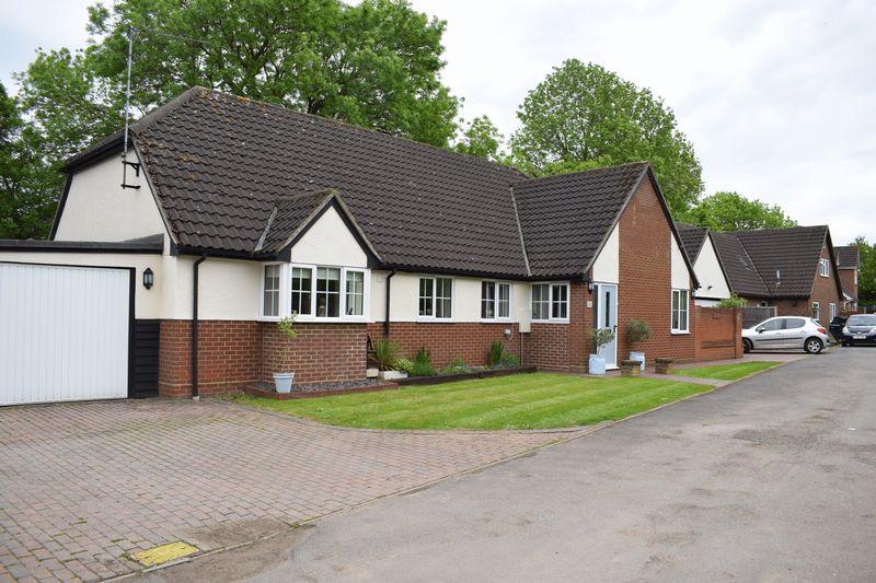 Crown Close, Sheering, CM22 7NE 3 bed bungalow £535,000