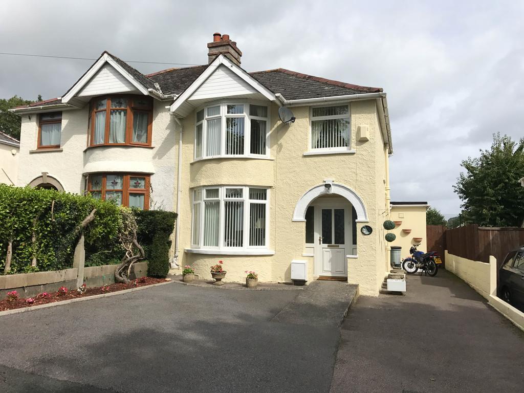 Danvers Road, Torquay 4 bed semidetached house £250,000