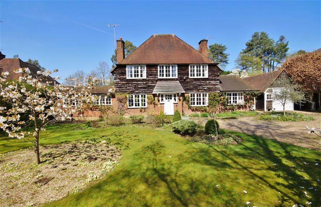 Fairoak Lane, Oxshott, Surrey, KT22 4 bed detached house - £1,250,000