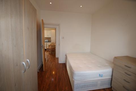 4 bedroom flat to rent, Station Terrace, Kensal Rise, London, NW10