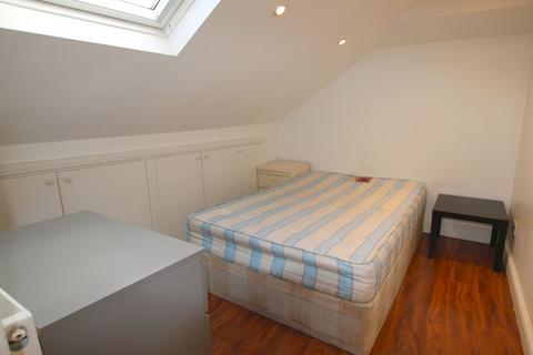 4 bedroom flat to rent, Station Terrace, Kensal Rise, London, NW10