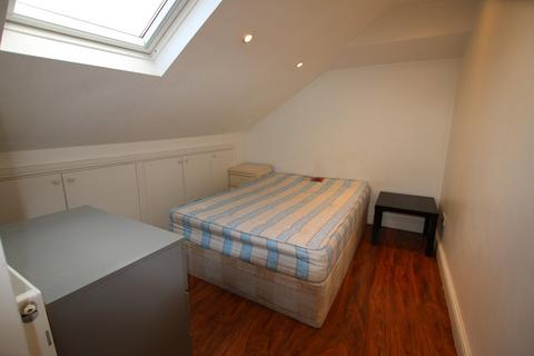 4 bedroom flat to rent, Station Terrace, Kensal Rise, London, NW10