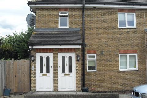 1 bedroom flat to rent, Staines Road West, Ashford