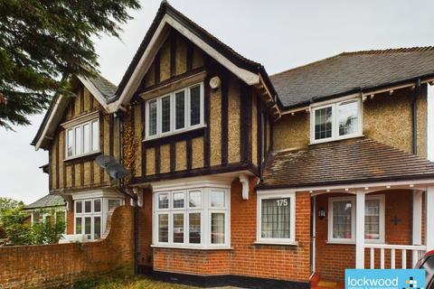 4 bedroom semi-detached house to rent, Feltham Hill Road, Ashford