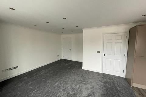 2 bedroom flat to rent, Kenilworth Road, Ashford