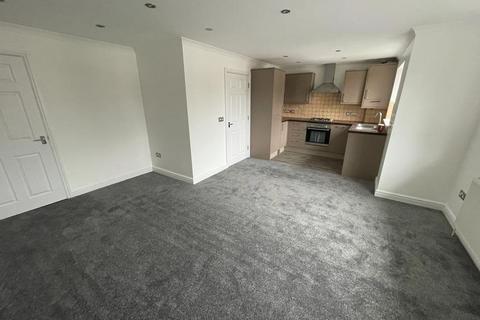 2 bedroom flat to rent, Kenilworth Road, Ashford