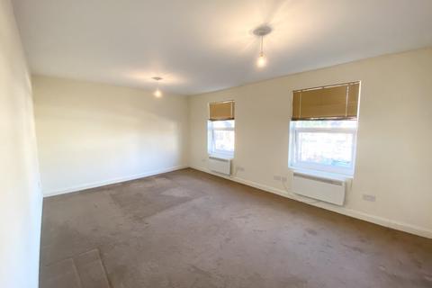 2 bedroom flat to rent, Church Road, Ashford