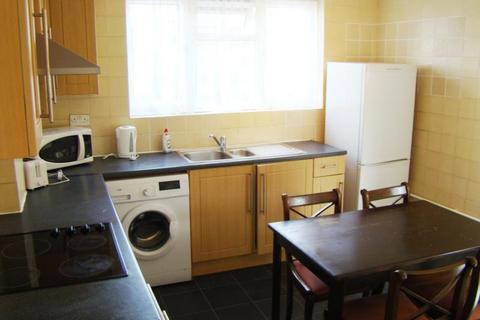 3 bedroom flat to rent, Brighton BN2