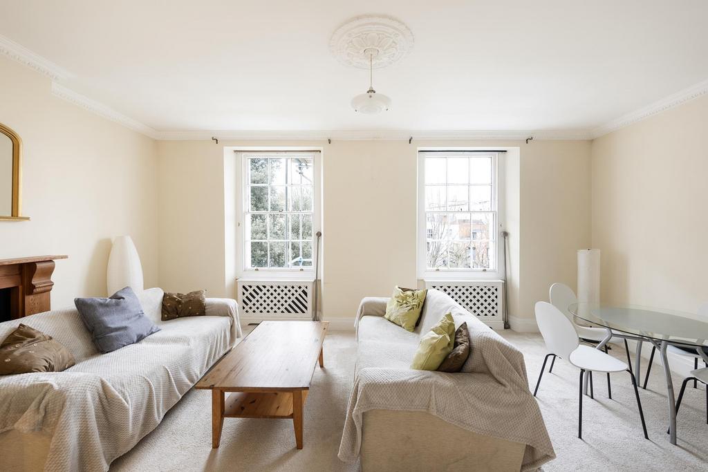 Living room ()