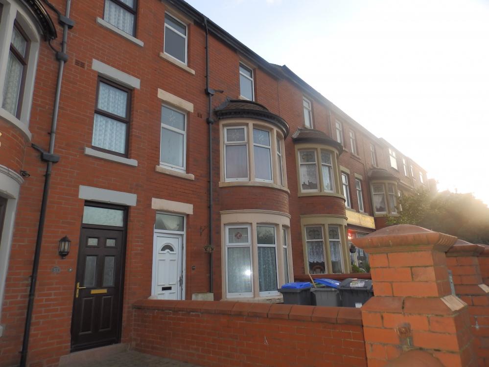 Hesketh Avenue Bispham FY2 9JX 2 bed flat £565 pcm (£130 pw)
