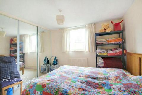 undefined, Asher Way, London