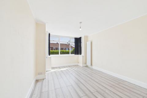 2 bedroom house to rent, Wavertree Road, Manchester, M9 8LH