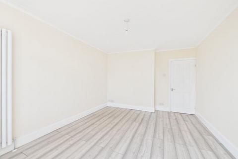 2 bedroom house to rent, Wavertree Road, Manchester, M9 8LH