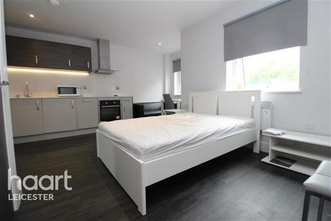 Studio to rent, Aria Apartments