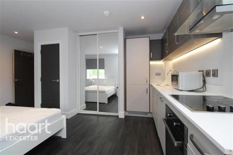 Studio to rent, Aria Apartments