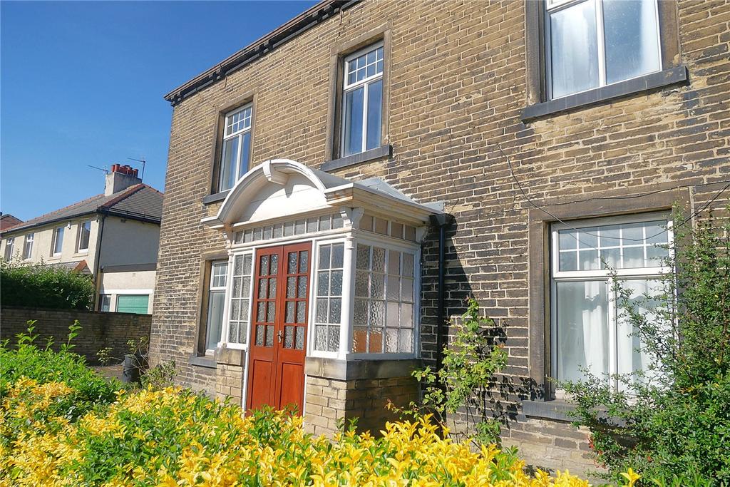 Whitehall Road, Wyke, Bradford, West Yorkshire, BD12 10 bed detached