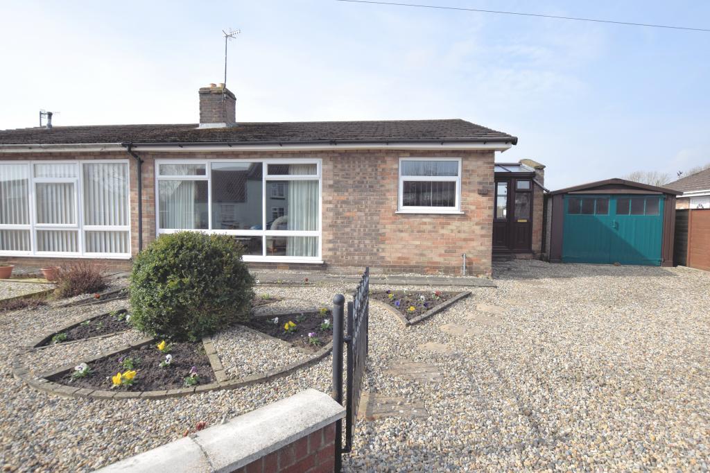 Main Street, Cayton, Scarborough, North Yorkshire YO11 3TF 2 bed semi