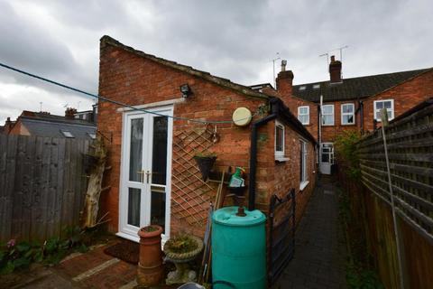 1 bedroom semi-detached bungalow to rent, Midland Road, Olney, MK46