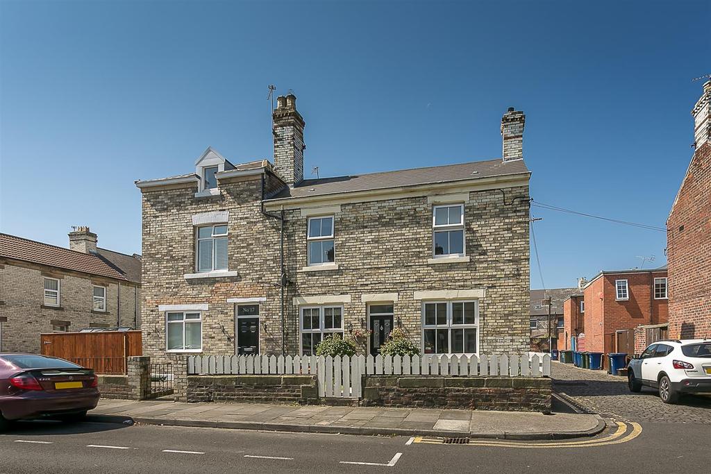 Hedley Street, Gosforth, Newcastle Upon Tyne 2 bed end of terrace house
