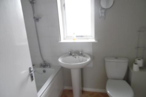 1 bedroom flat to rent, Ilford Court, Epping Close, Great Clacton, Essex, CO15 4UZ