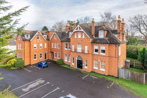 1 bedroom apartment to rent, Westcar Lane, Hersham