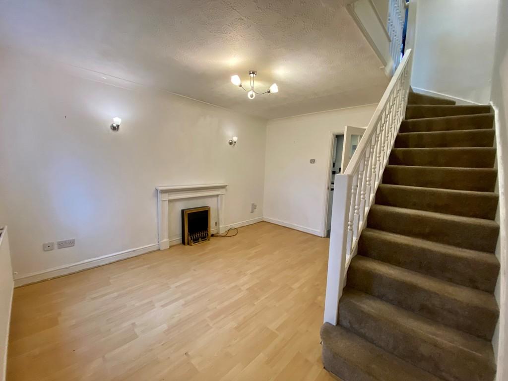 Whinchat Grove, Kidderminster, DY10 2 bed terraced house £675 pcm (£156 pw)