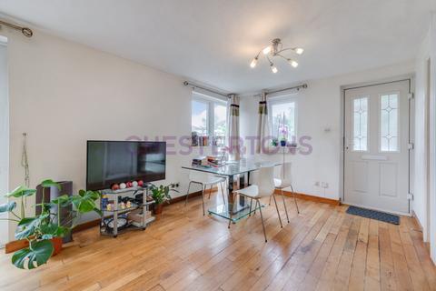 3 bedroom house to rent, Friars Mead, London