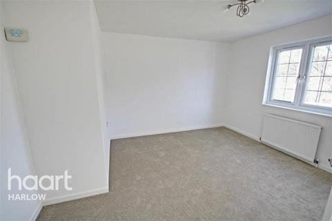 3 bedroom end of terrace house to rent, Rivermill, Harlow