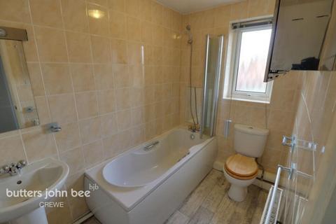 3 bedroom detached house to rent, Bromley Close, Crewe